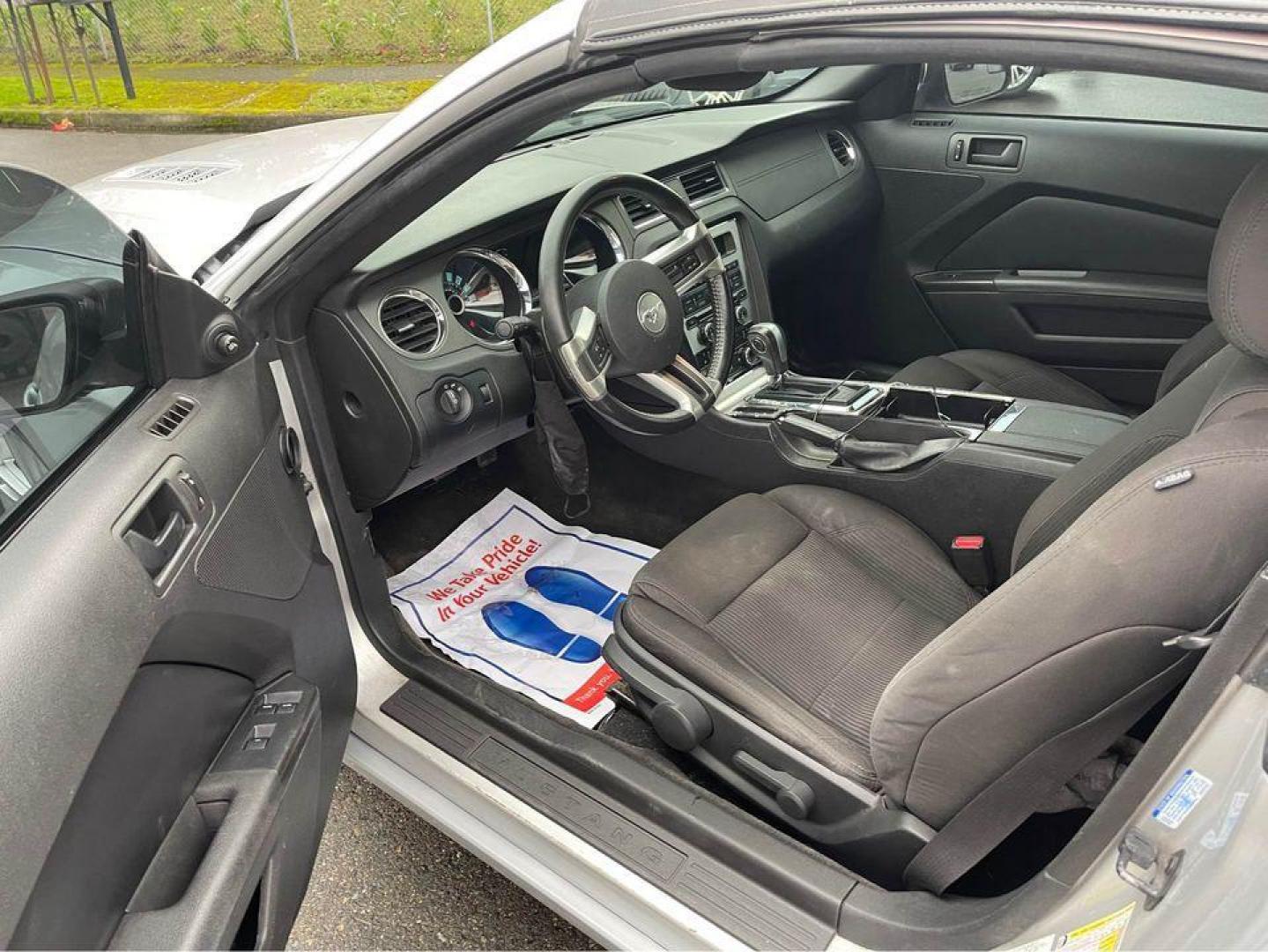 2013 SILVER /Grey Upholstery FORD MUSTANG CONVERTIBLE (1ZVBP8EM2D5) with an 3.7L engine, Automatic transmission, located at 1505 S 356th St., Federal Way, WA, 98003, 47.282051, -122.314781 - Reduced price, $10,460! Runs great and handles well even in rain! You will find this sporty Ford Mustang convertible leads the class in performance and refinement. The look is unmistakably Ford, the smooth contours and cutting-edge technology of this Ford Mustang V6 will definitely turn heads. Th - Photo#16