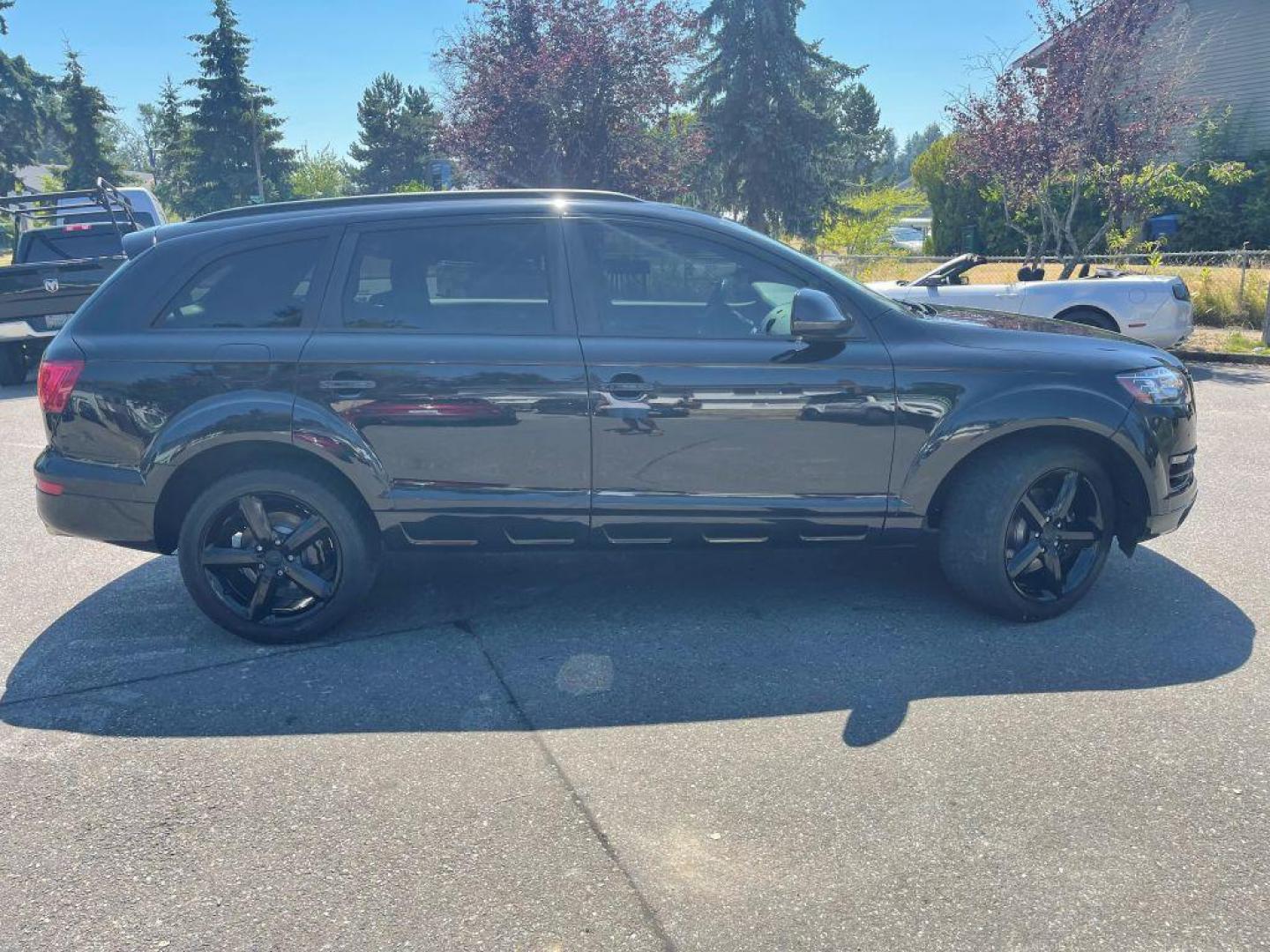 2015 MIDNIGHT BLACK /BLACK LEATHER AUDI Q7 SUPERCHARGED PREMIUM PLUS (WA1LGAFE5FD) with an 3.0L engine, Automatic transmission, located at 1505 S 356th St., Federal Way, WA, 98003, 47.282051, -122.314781 - Reduced price to $14,999!! Runs great! And will handle wonderful in the rain and PNW weather conditions during fall and winter! Weighing over 5,000 lbs, this SUV will handle better than most trucks! Take command of the road in the 2015 Audi Q7! This Premium SUV seats as many as 7 occupants - Photo#9