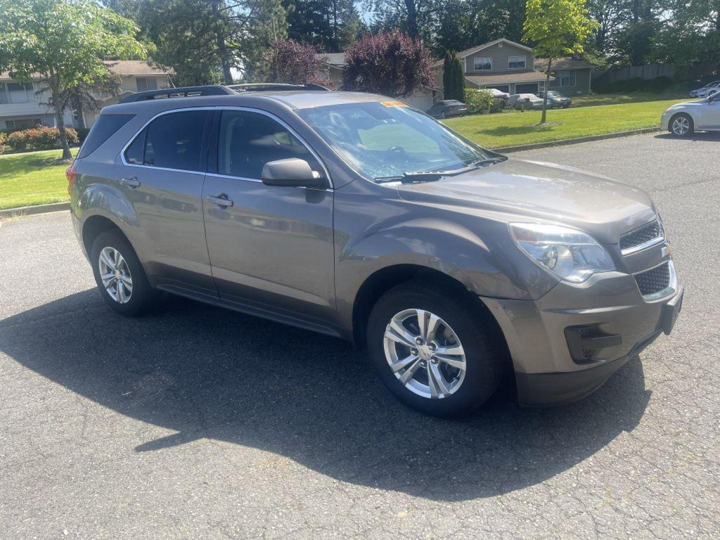 2012 GOLD /BLACK CHEVROLET EQUINOX LT SPORT FLEX FUEL (2GNFLEEK2C6) with an 2.4L engine, Automatic transmission, located at 1505 S 356th St., Federal Way, WA, 98003, 47.282051, -122.314781 - JUST REDUCED TO $6,599!!! AWD will handle wonderful in the rain and PNW weather conditions during fall and winter! Runs great and new timing belt so no surprise repair bill of $4500! This Equinox is a great compact SUV with engaging handling and enough gusto for daily driving, but very goo - Photo#1