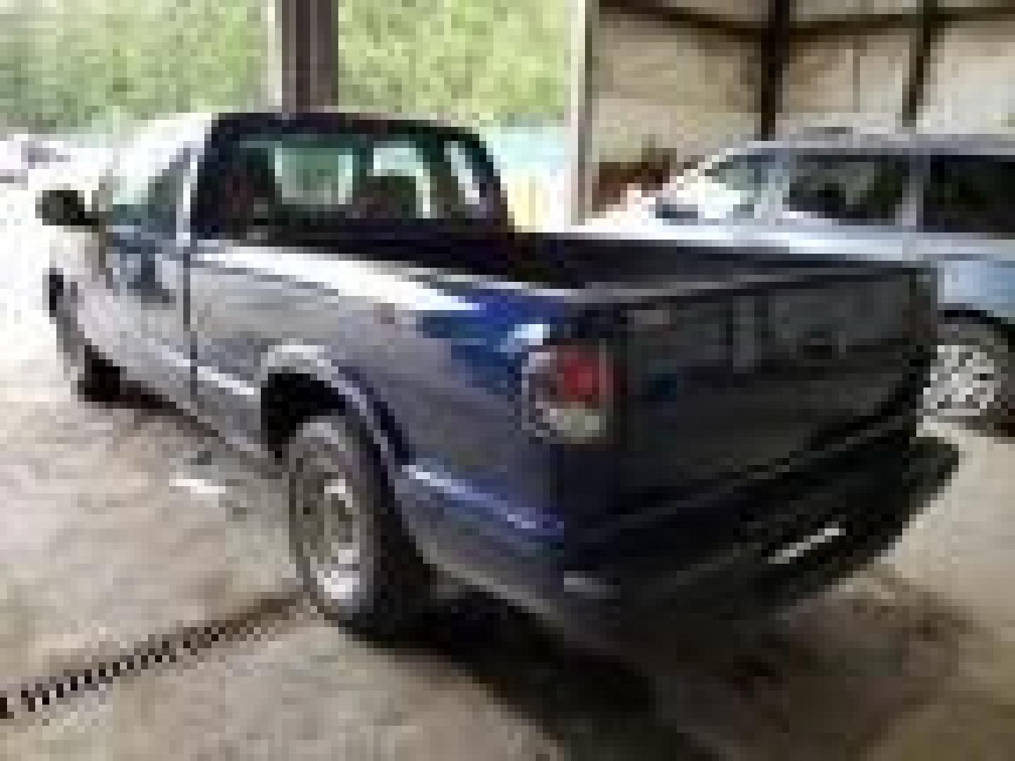 2002 BLUE CHEVROLET S TRUCK S10 EXT CAB (1GCCS19W928) with an 4.3L engine, Automatic transmission, located at 1505 S 356th St., Federal Way, WA, 98003, 47.282051, -122.314781 - Photo#2